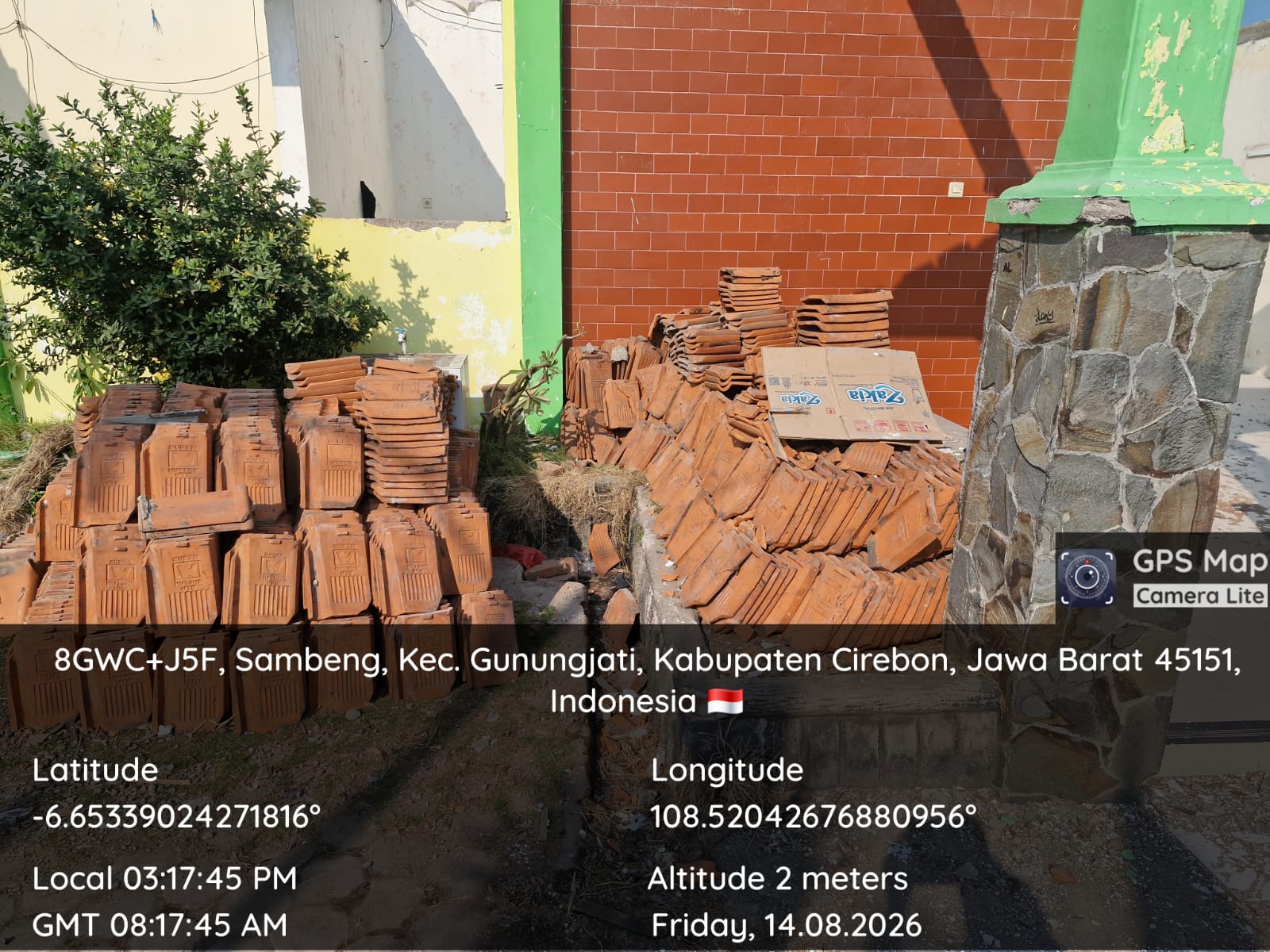 SISA MATERIAL BONGKARAN DI SMPN 3 GUNUNGJATI
